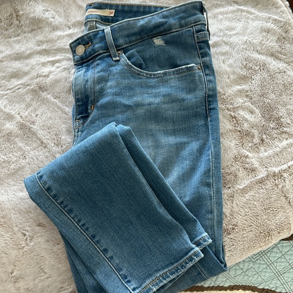 Like new Women's Levi's® 711™ Skinny Jeans - Picture 6 of 6